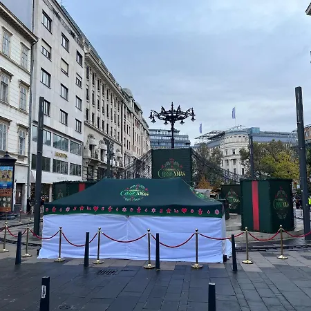 Flat In The Center Of