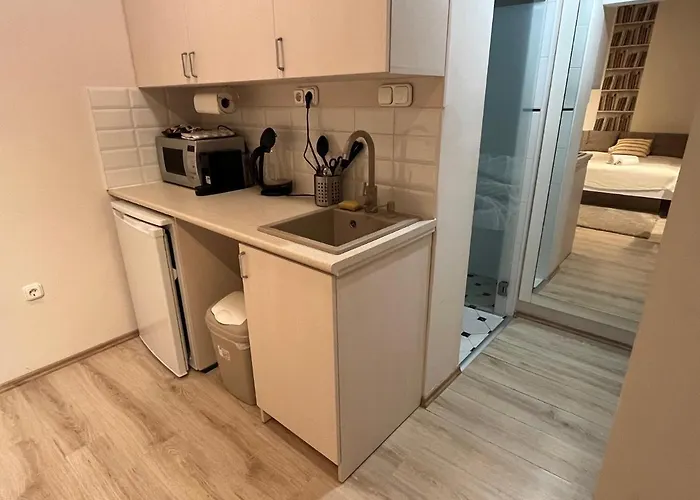 Flat In The Center Of